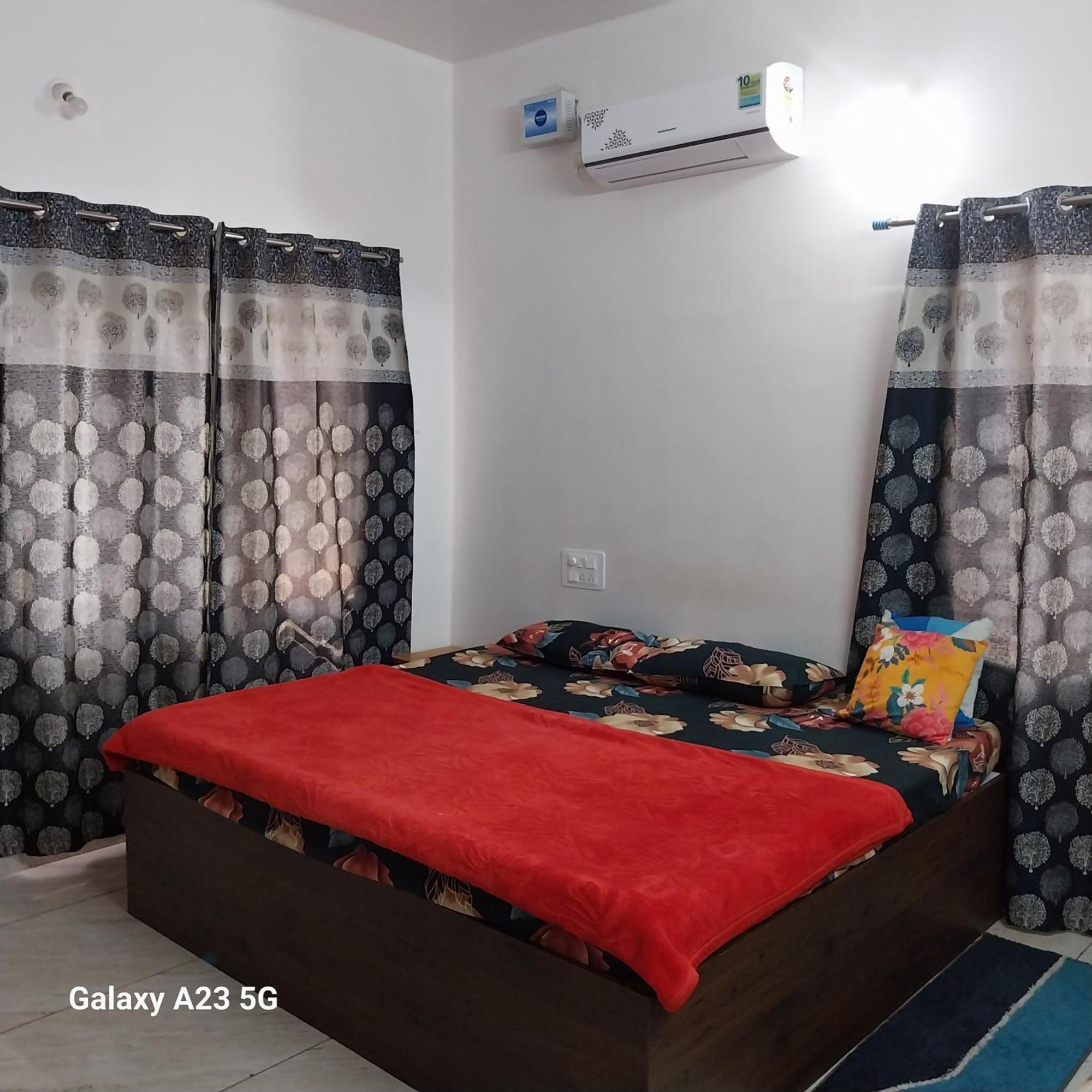 King Sized Bedroom & Kitchen for Decent Couples & Families Mysore Exterior photo