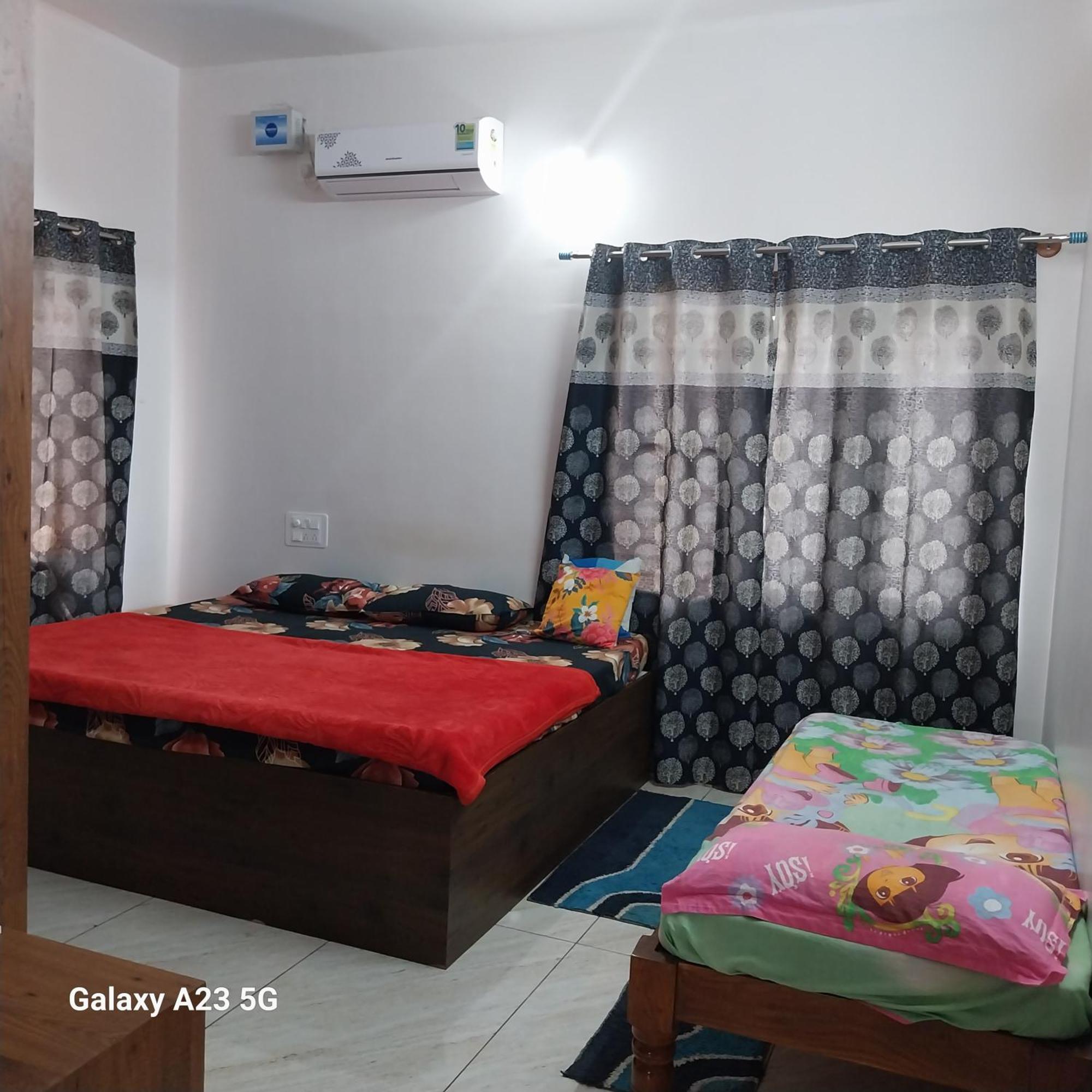 King Sized Bedroom & Kitchen for Decent Couples & Families Mysore Exterior photo